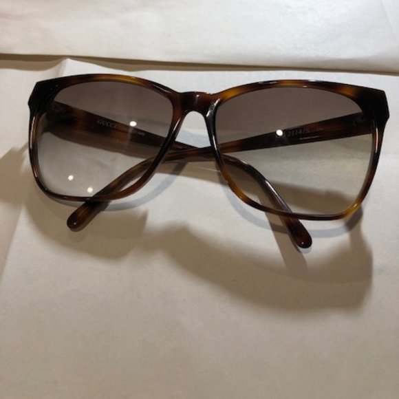 Vintage Gucci Sunglasses - Picture 5 of 5